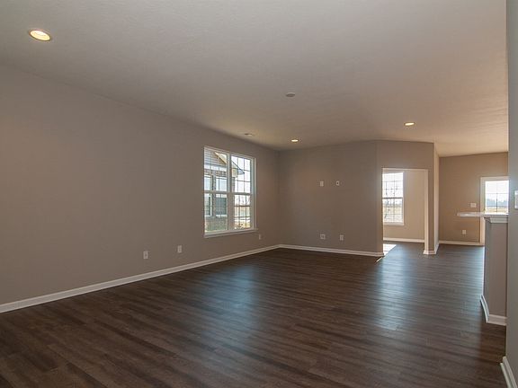 4th image of 8655 Twain Ln