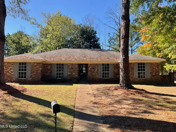 121 Clearwater Cv, Ridgeland, MS 39157