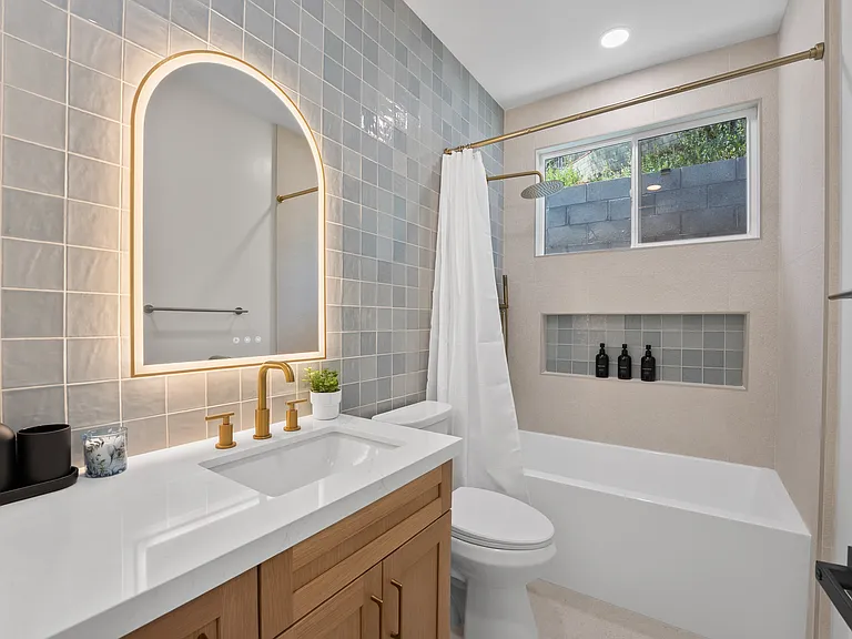 1075 Garfield Ave — Photo 13