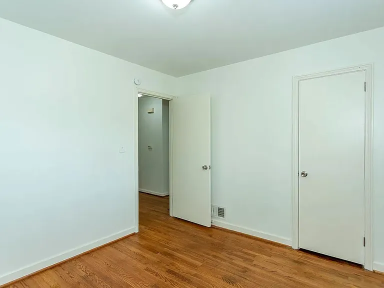 1152 Dogwood Ln — Photo 4