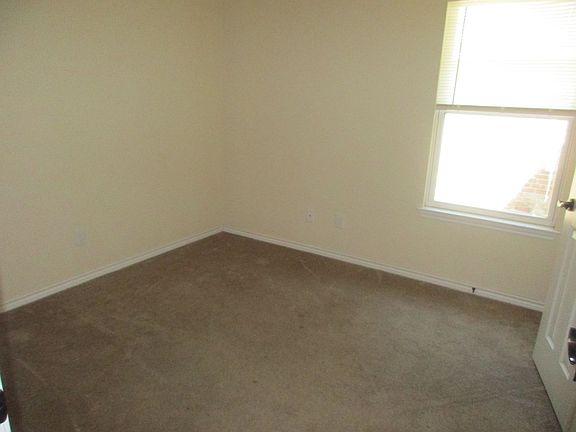 3rd image of 1202 E Avenue G