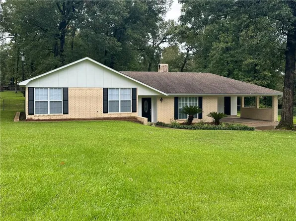 135 Susan Dr, Pineville, LA 71360