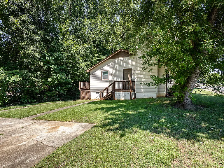 3131 Vestal Pl — Photo 16