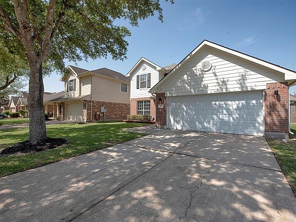 2nd image of 210 Mammoth Springs Ln