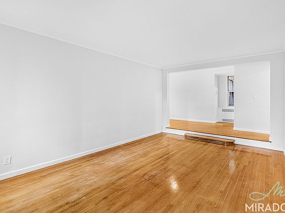 3rd image of 225 E 47th St #4