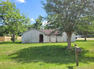 504 Dwyer St, Angleton, TX 77515