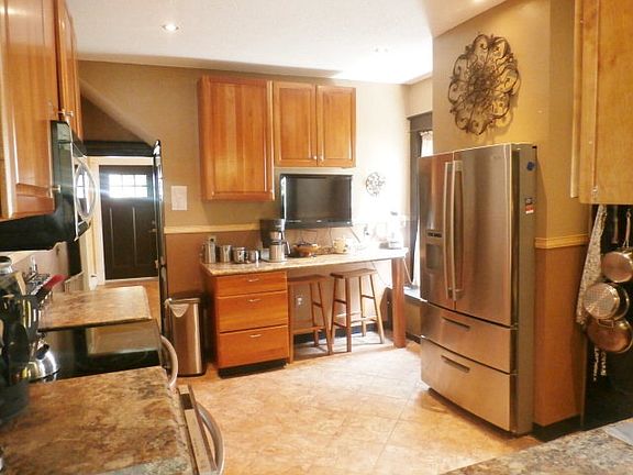 3rd image of 6 Pierrepont Ave