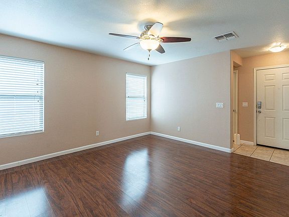 4th image of 9517 N 82nd Gln