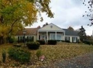 458 Country Club Rd, York, PA 17403