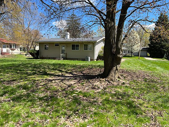 2nd image of 1013 Wiener Dr