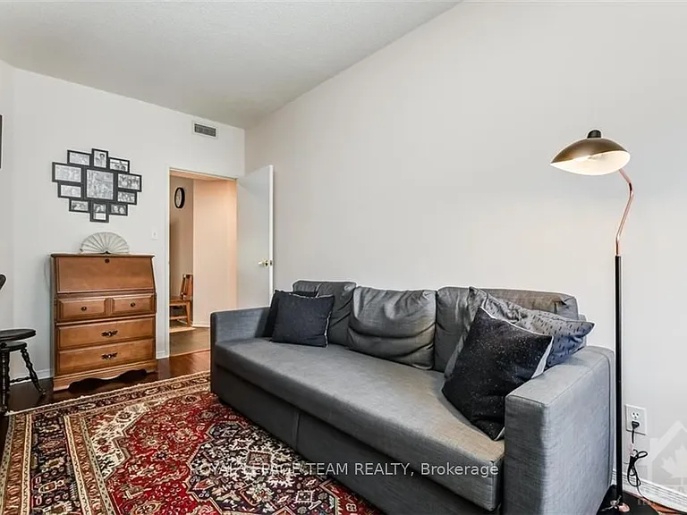 10 Clarence St #3 — Photo 18