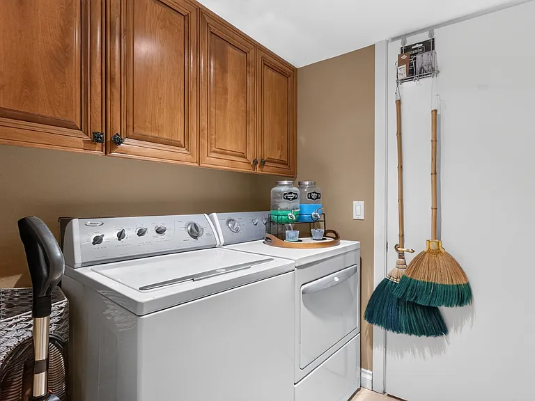 216 W Kavenish Dr — Photo 33
