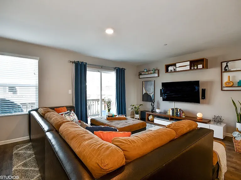 906 Bradford Dr — Photo 6