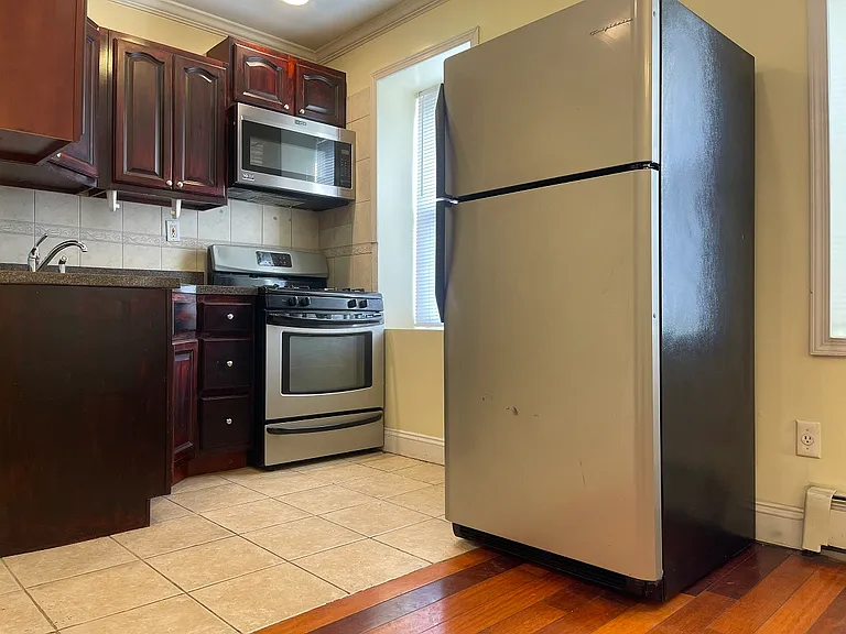 30 Beacon Ave — Photo 8