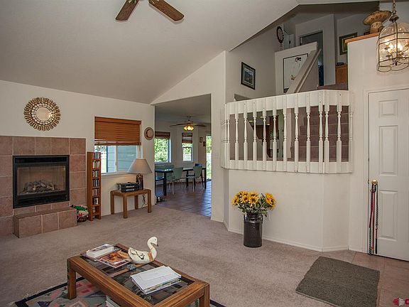 3rd image of 582 Knolls Cir