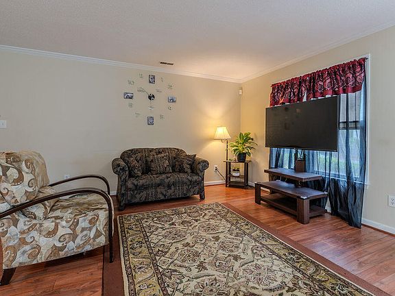 3rd image of 1738 Township Cir