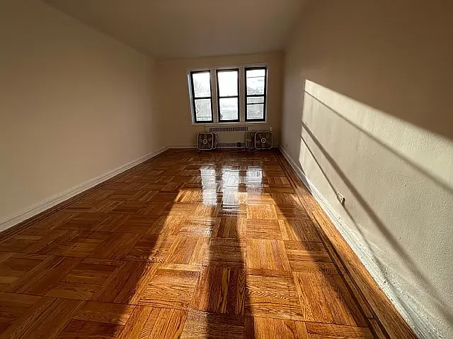 265 Quentin Rd #G4 — Photo 2