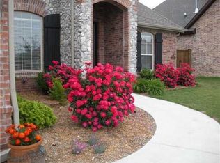 4211 Willowbend Dr, Rogers, AR 72758