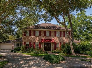 4111 Woodbank Ct, Seabrook, TX 77586