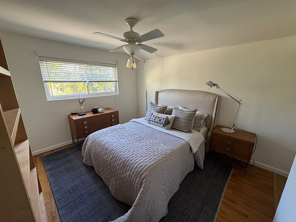 Room can be furnished as shown