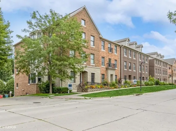 1172 Foster Rd, Iowa City, IA 52245