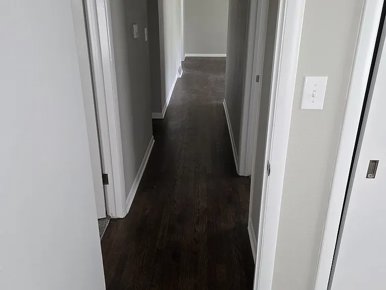 8718 Glenwood Ave — Photo 10