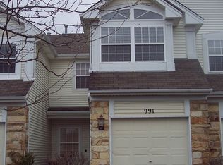 991 Viewpoint Dr, Lake In The Hills, IL 60156