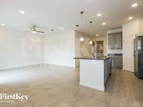 5th image of 210 Windsor Reserve Dr