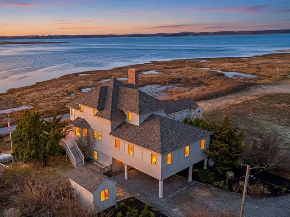 3 Marsh St, Newburyport, MA 01950
