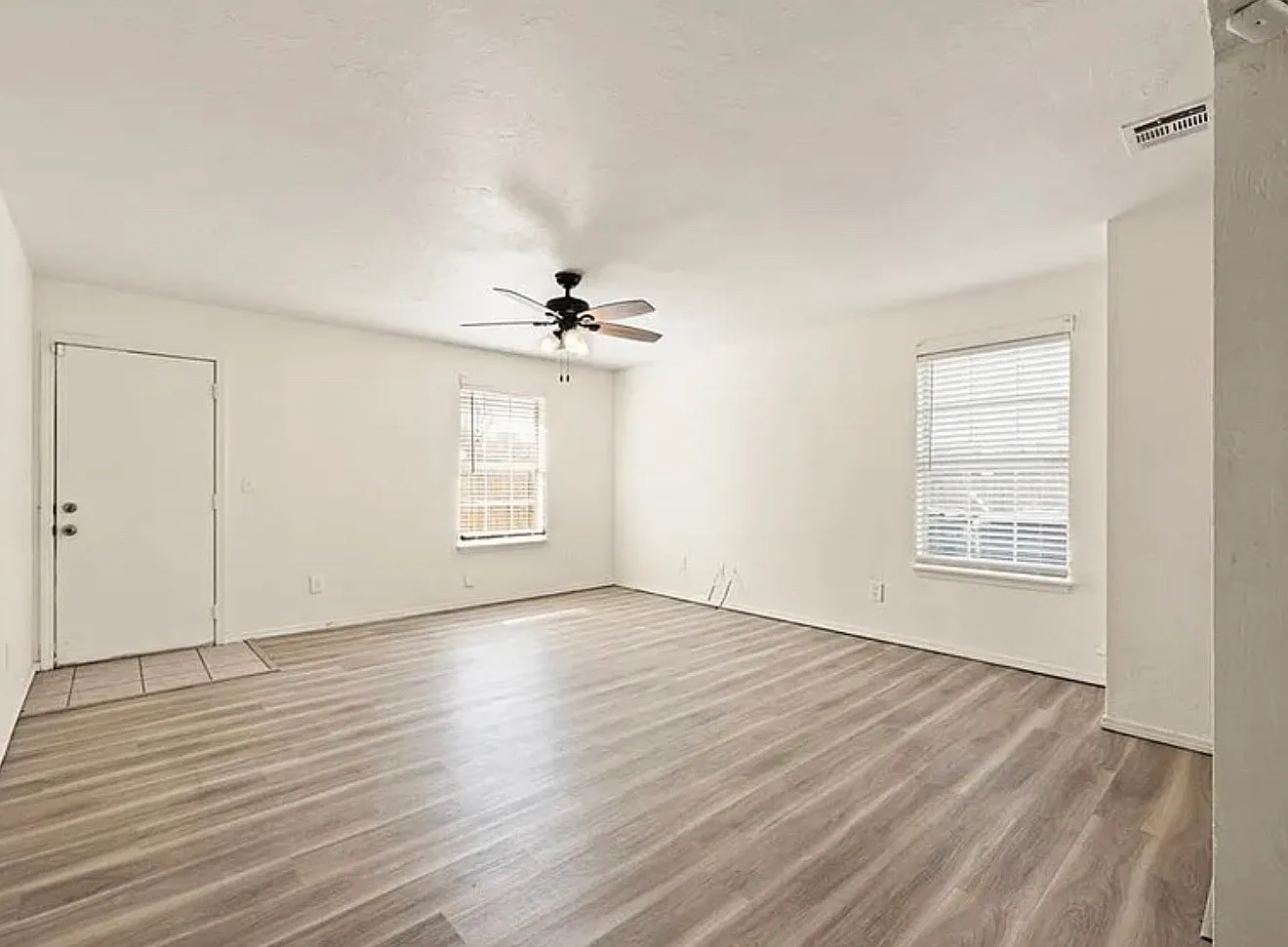3 bed, 1169 sqft, $1,400 — Photo 3