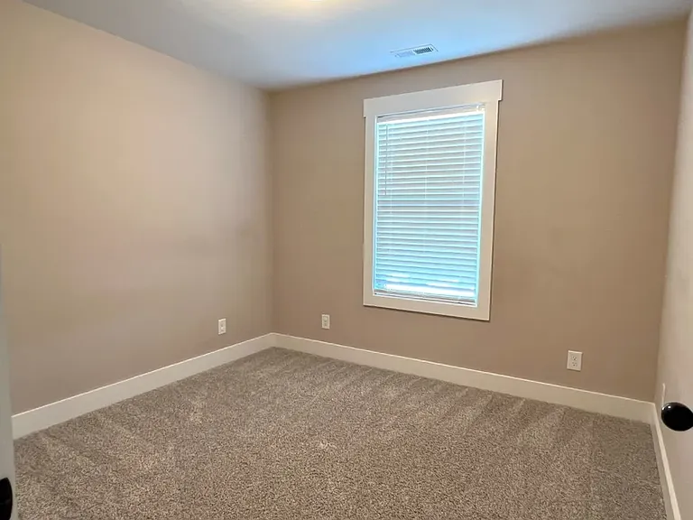 1346 Isaiah Dr — Photo 11