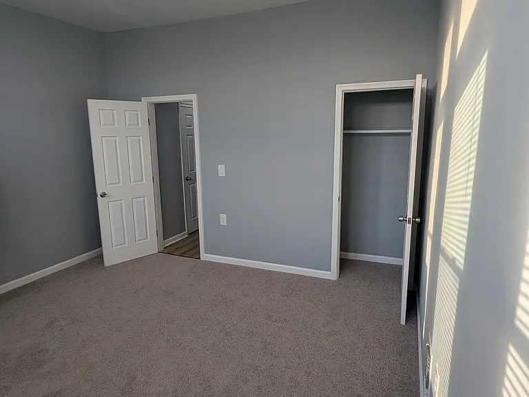 1726 Carswell St — Photo 29
