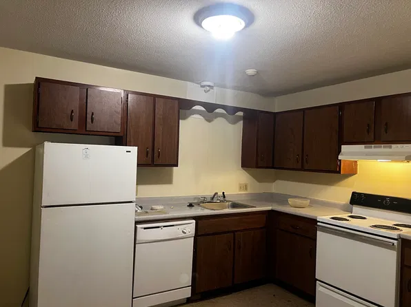 59 Manchester St APT 3, Leominster, MA 01453