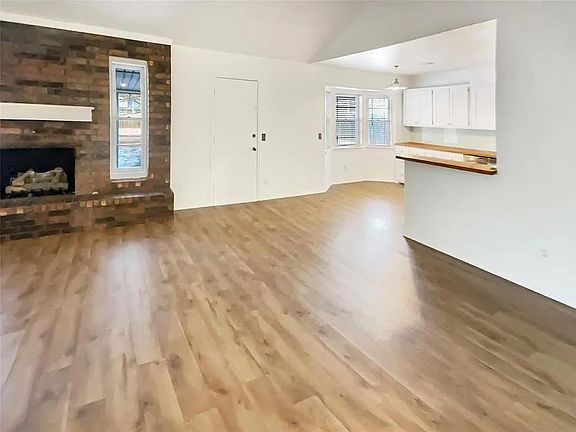 4th image of 548 S Pleasant View Dr #548