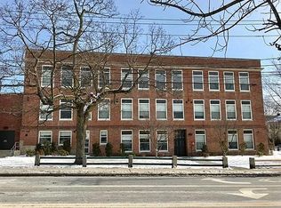 948 Main St #206, Waltham, MA 02453
