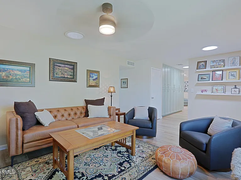 703 E Auburn Dr — Photo 19