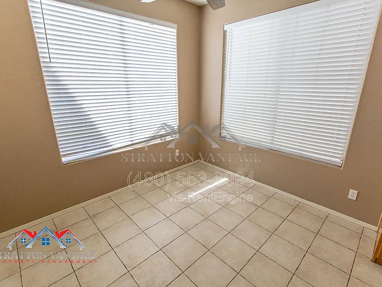 1924 S Oak St — Photo 13