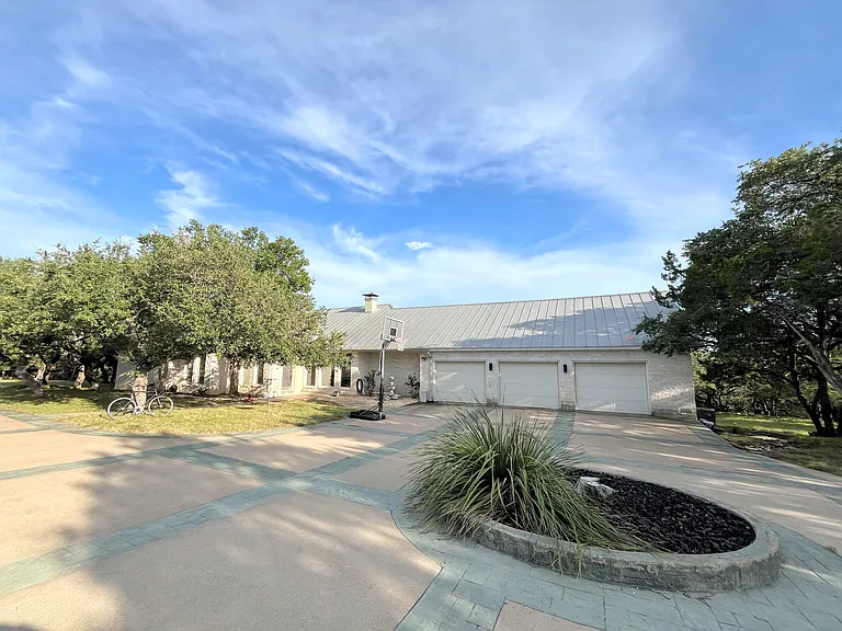 1015 Westland Ridge Rd — Photo 2