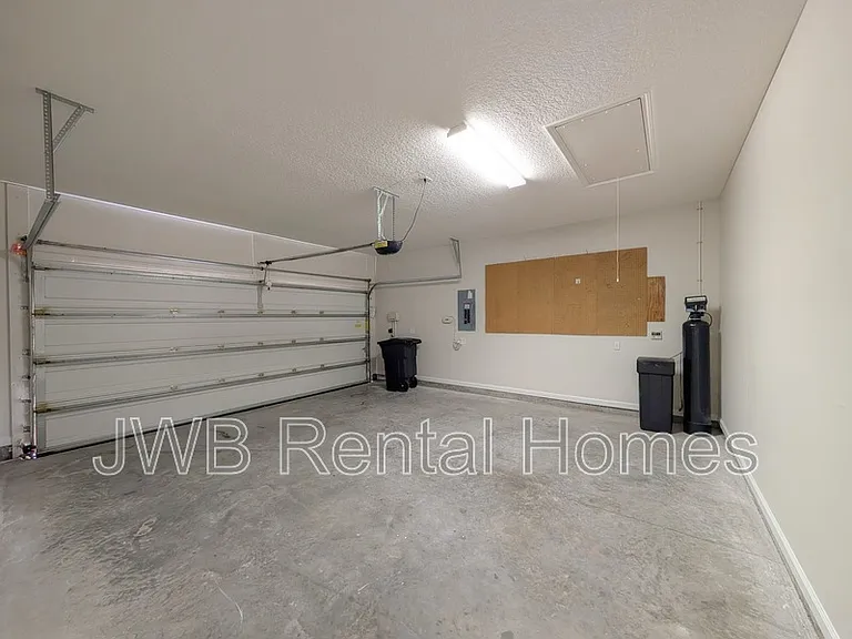 94 Carlson Ct — Photo 11