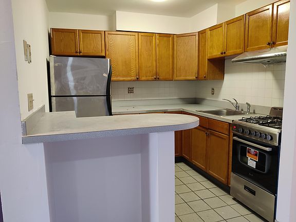4th image of 2-57-38 Penrod St #2