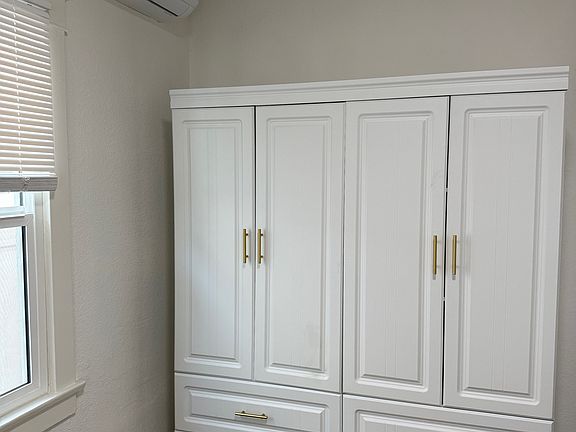 4th image of 634 E 5th St #634