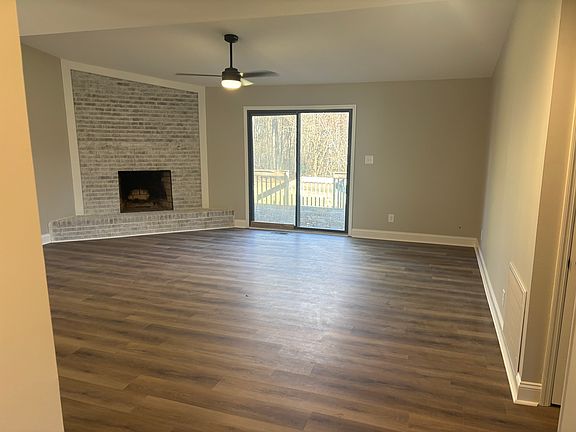 5th image of 205 Cedar Forest Ln