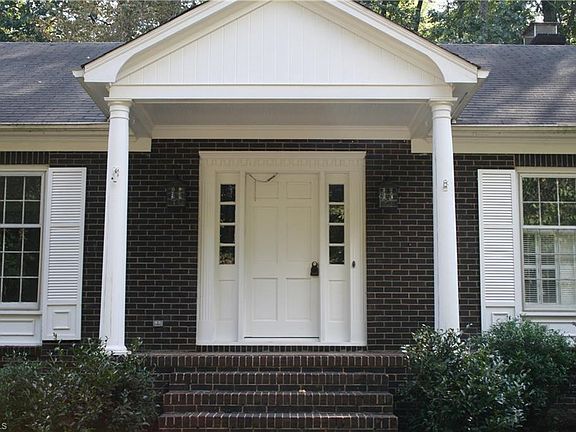 2nd image of 4025 Forest Oaks Ln
