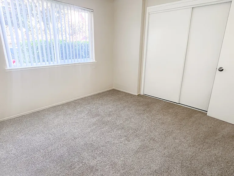 Monterey Manor Apartments — Photo 32