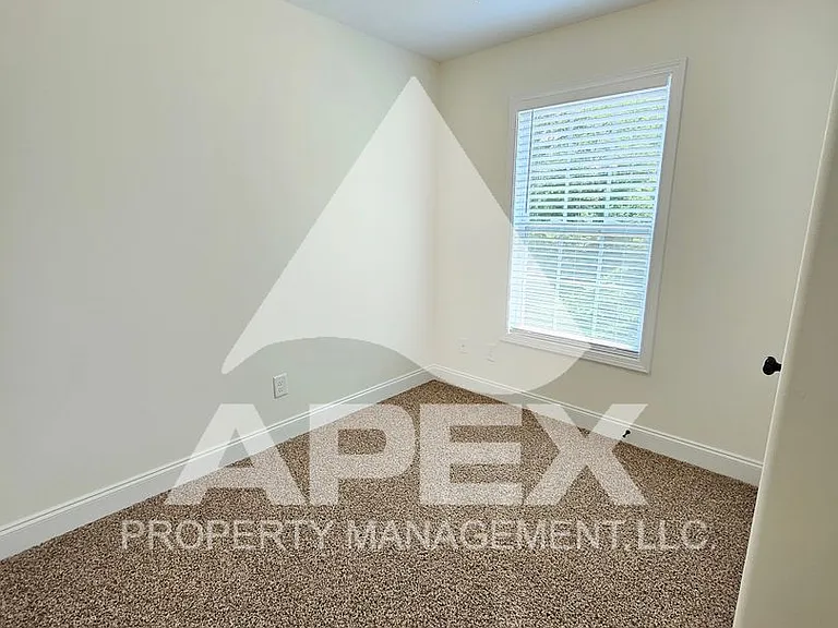 8029 Poplar Grove Ln — Photo 16