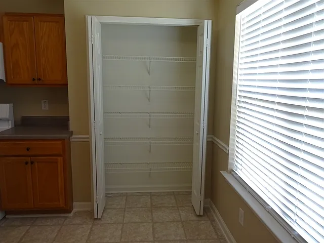 3 bed, 2.0 bath, 1560 sqft, $2,110 — Photo 4