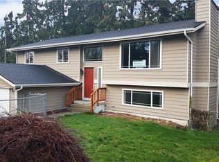 7603 Lower Ridge Rd, Everett, WA 98203