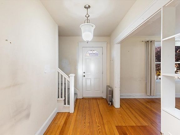 4th image of 1 Hemenway St