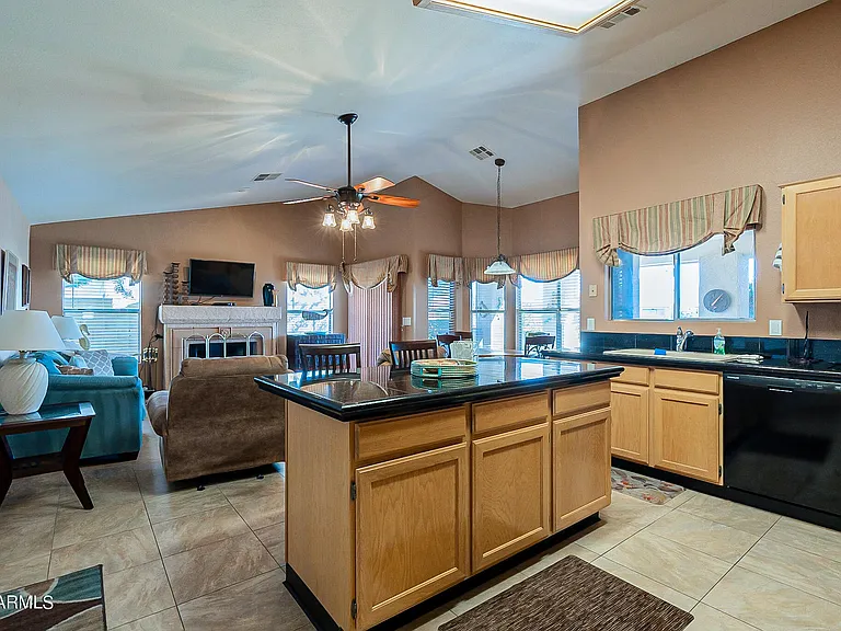 9023 W Lisbon Ln — Photo 40
