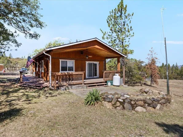 2440 Wren Ridge Dr, Eagle Pt, OR 97524